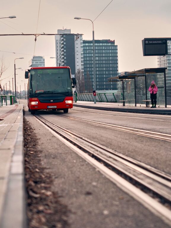Pierwszy autonomiczny autobus rozpoczyna testy